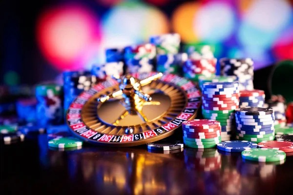 Fa Cai Shen Deluxe slot reel interface on spruki mobile app showing five reels and winning line highlight